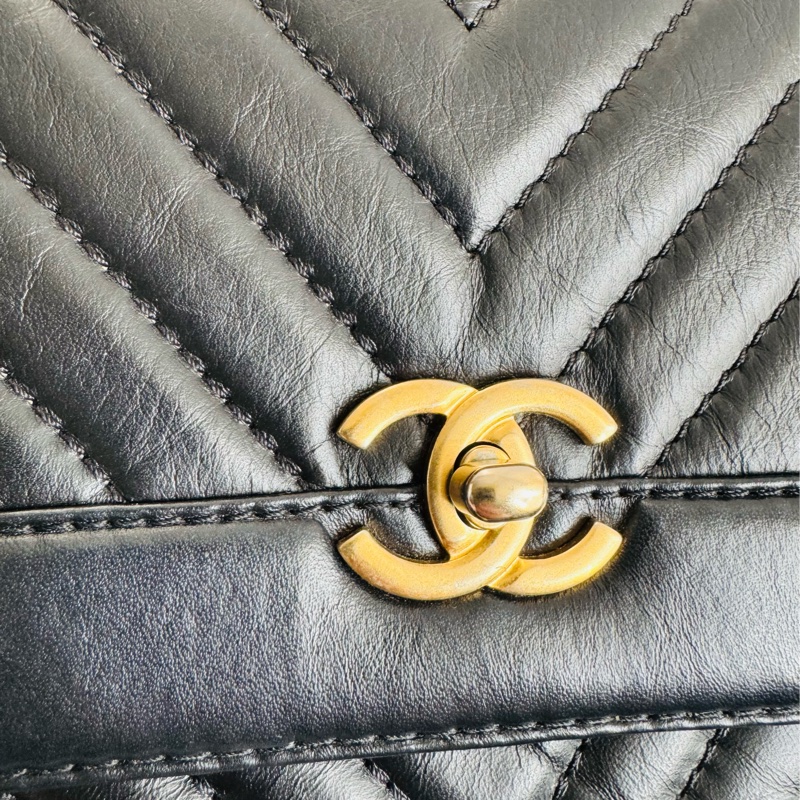 Chanel 山形紋提把鏈斜背包-11