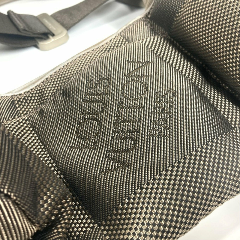 路易威登 M93211 Damier Geant Santur 帆布運動腰包,配有兩個水壺,卡其色,男女款-3