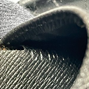 *奢華大道國際精品*【L3263】LV 黑色TAIGA Multiple 對開短夾 M30952-6