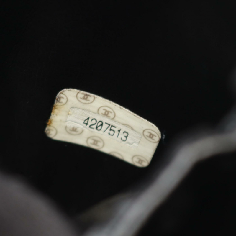 香奈兒 COCO 標誌化妝包 A01998 黑色小牛皮二手女士金扣-4