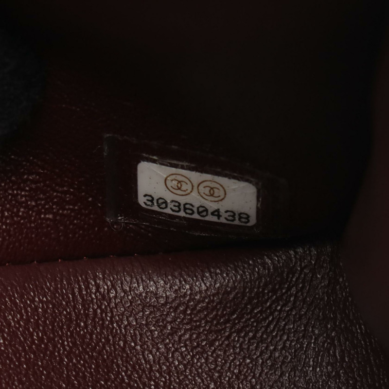 香奈兒 Matelasse W 翻蓋鏈條肩背包,粒面小牛皮,黑色,二手,帶五金配件-4