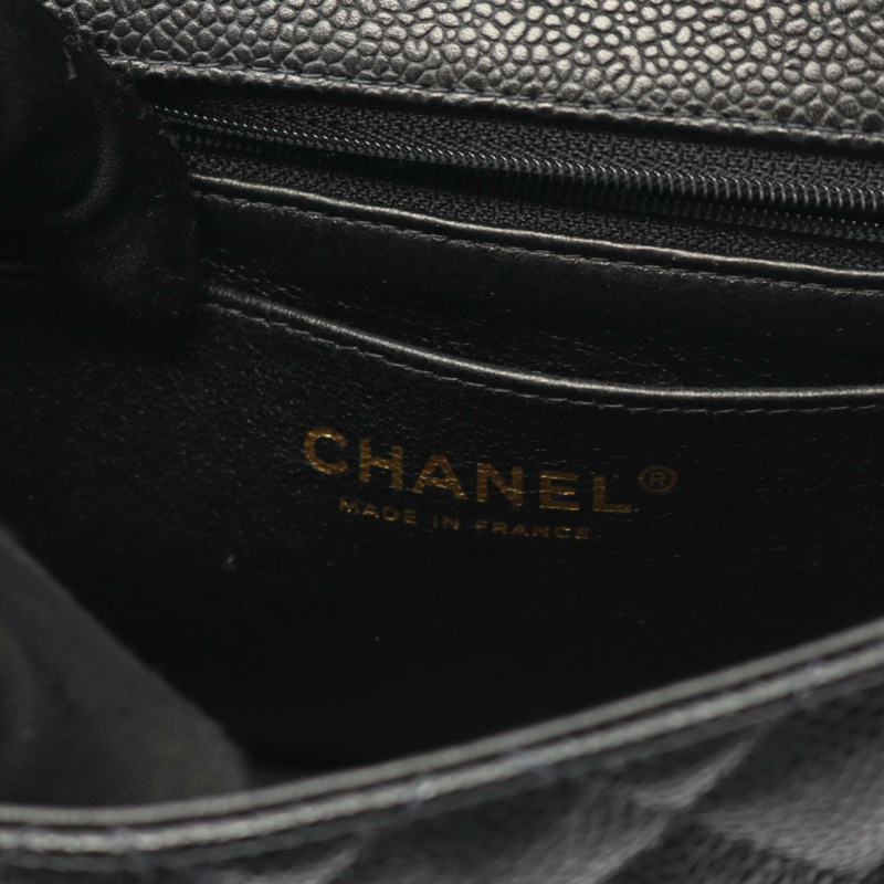 香奈兒迷你絎縫鏈條肩背包，小牛皮材質，黑色，二手，金色五金-3