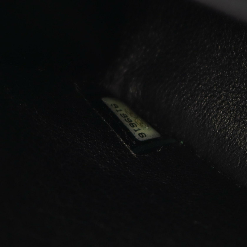 香奈兒迷你絎縫鏈條肩背包，小牛皮材質，黑色，二手，金色五金-4