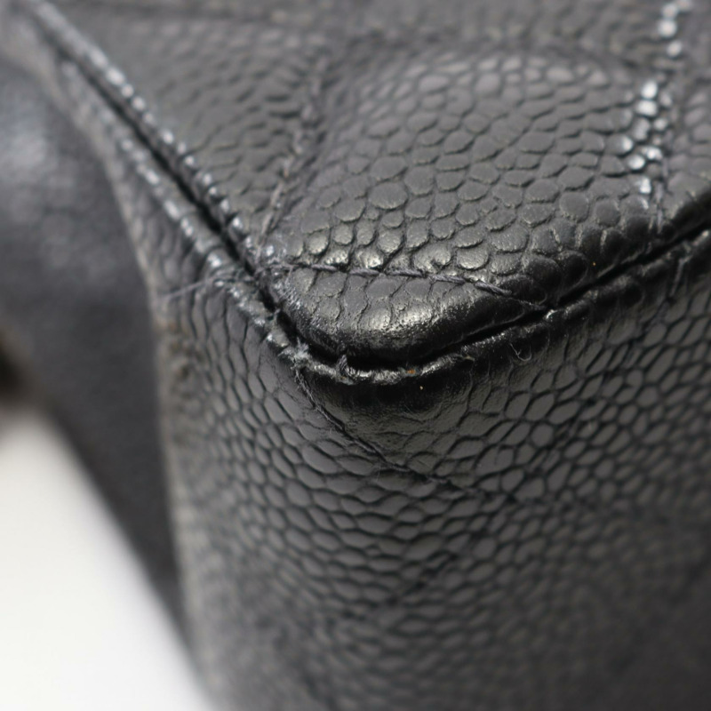 香奈兒迷你絎縫鏈條肩背包，小牛皮材質，黑色，二手，金色五金-6