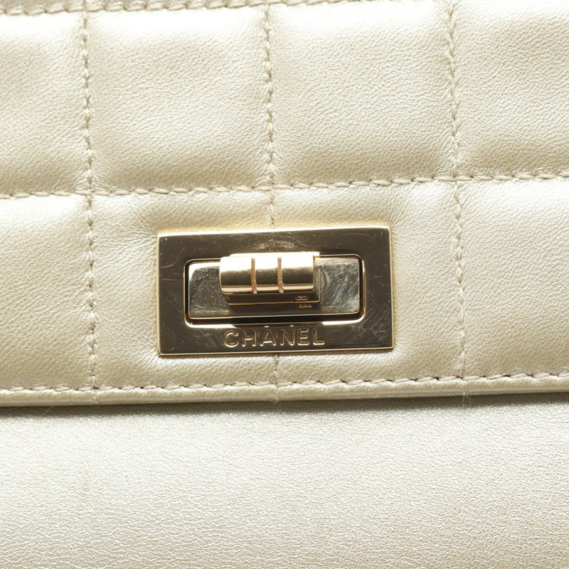 香奈兒 2.55 巧克力色鏈條單肩包,羊皮材質,金色五金,二手。-8