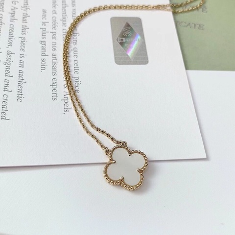 Vca梵克雅寶白玉髓四葉草項鍊 2019年購入