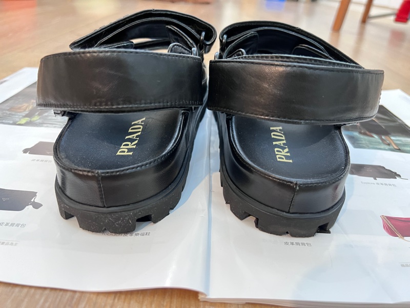 PRADA皮革涼鞋-3