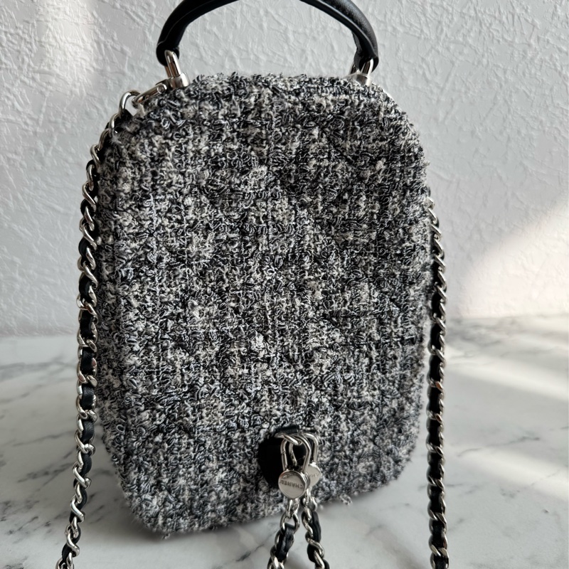 Chanel 毛呢銀鏈後背包-1