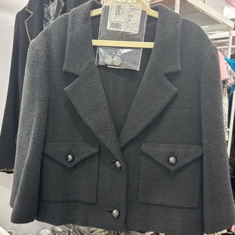Chanel香奈兒黑色粗花呢短外套 38碼 有扣包