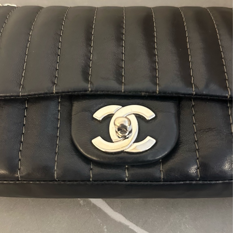 (MYMLuxurybag)🔥經典 25cm Chanel 🔥黒銀 皮袋 肩背袋-7