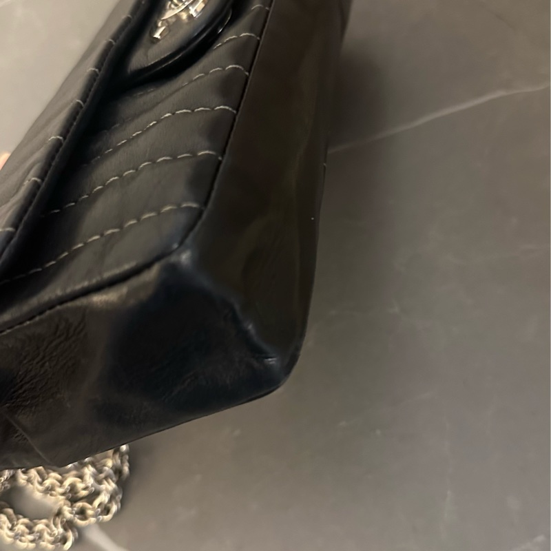 (MYMLuxurybag)🔥經典 25cm Chanel 🔥黒銀 皮袋 肩背袋-8