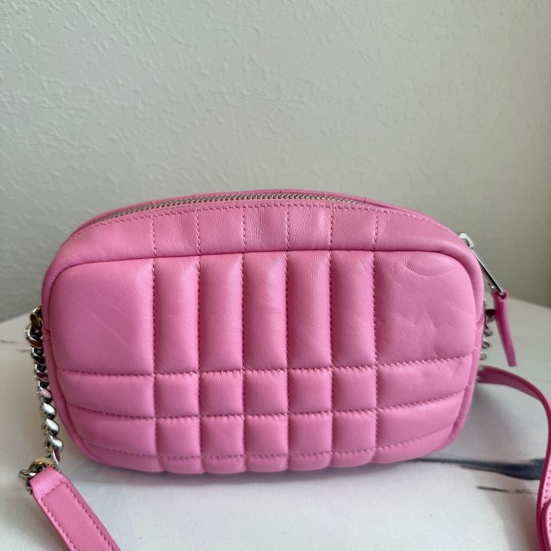 Burberry 就是要一顆粉紅色斜背包-5