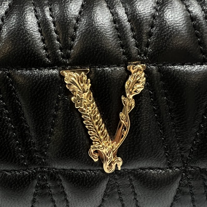 【美收精品】Versace黑色皮革小肩背包 4-358-10