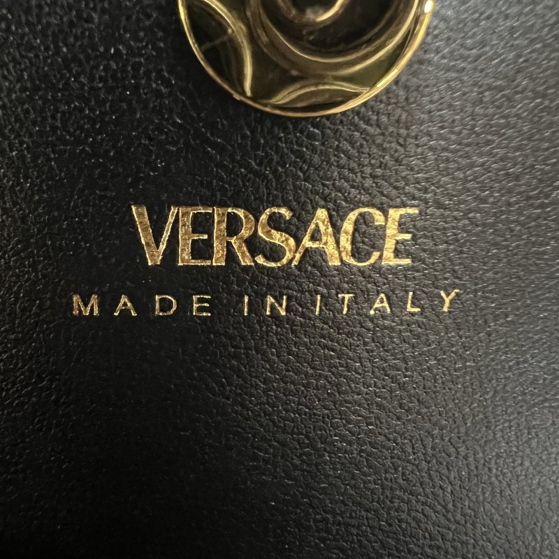 【美收精品】Versace黑色皮革小肩背包 4-358-11