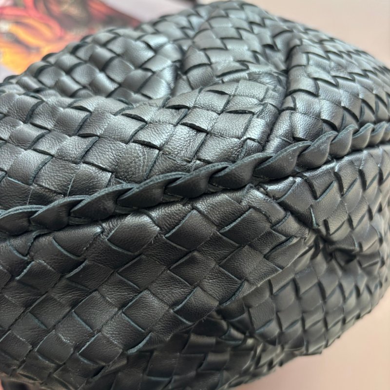 ::Bottega Veneta:: BV Belly Hobo Intrecciato 黑色編織手提包 肩背包 彎月包 大款 和尚包 流浪包-7