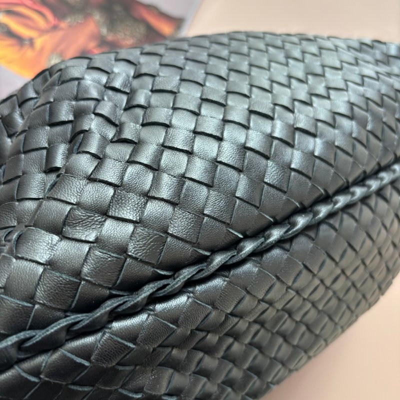 ::Bottega Veneta:: BV Belly Hobo Intrecciato 黑色編織手提包 肩背包 彎月包 大款 和尚包 流浪包-8