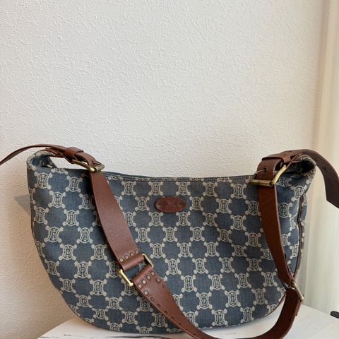 Celine牛仔大餃包很帥氣