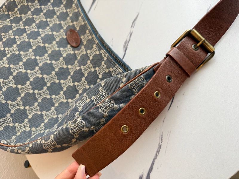 Celine牛仔大餃包很帥氣-3