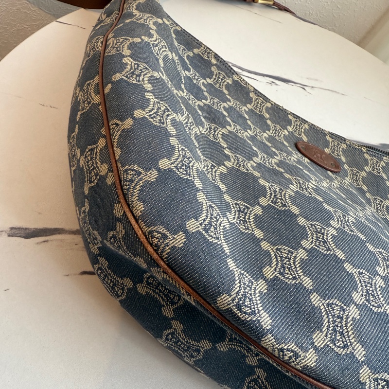 Celine牛仔大餃包很帥氣-8