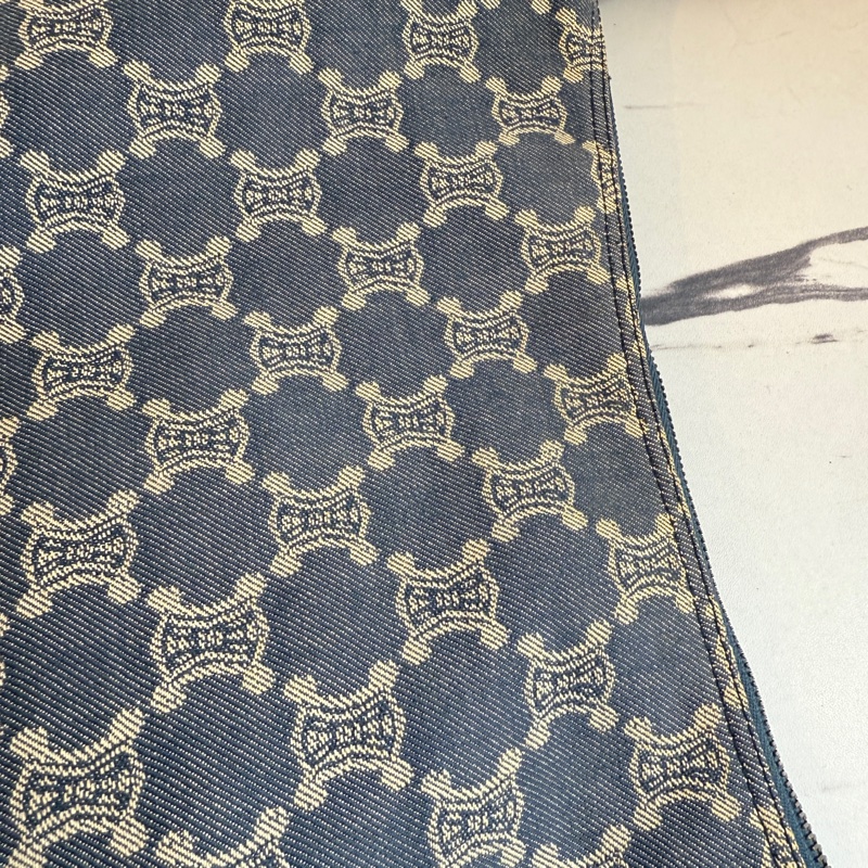 Celine牛仔大餃包很帥氣-15