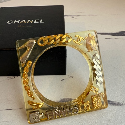 Chanel壓克力經典手環