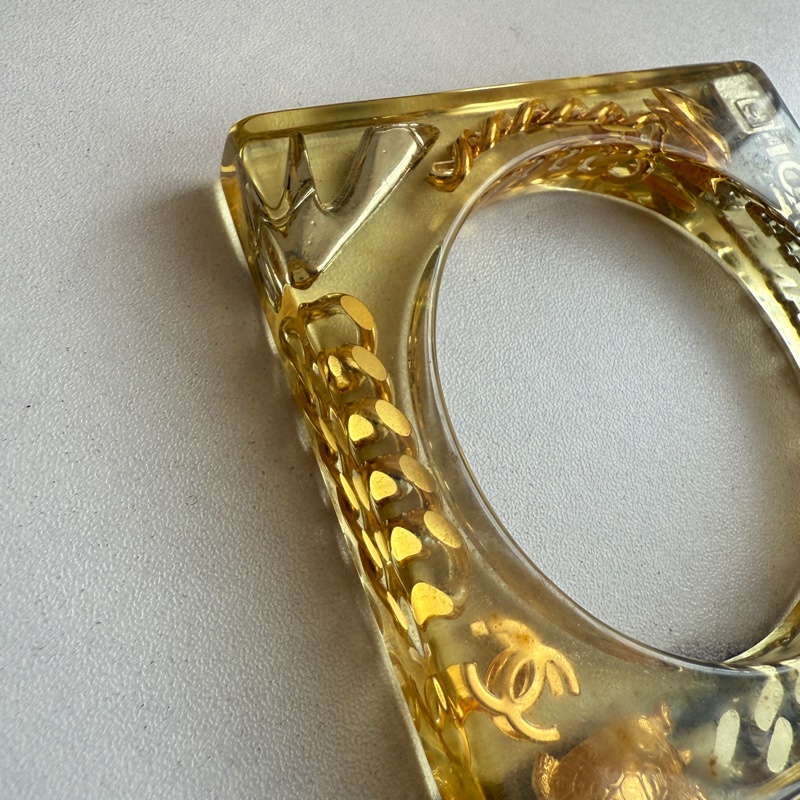 Chanel壓克力經典手環-1