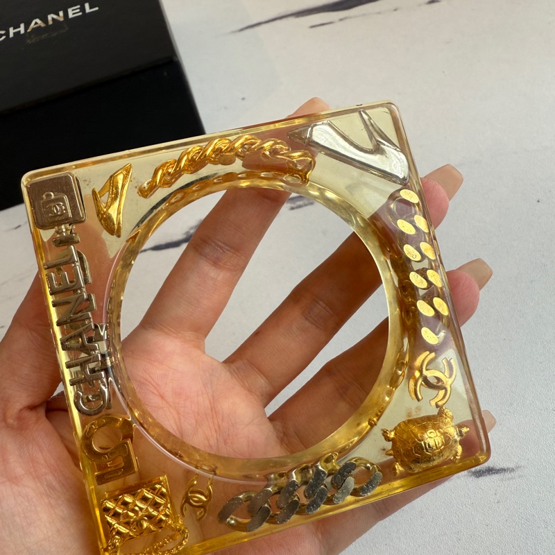 Chanel壓克力經典手環-7