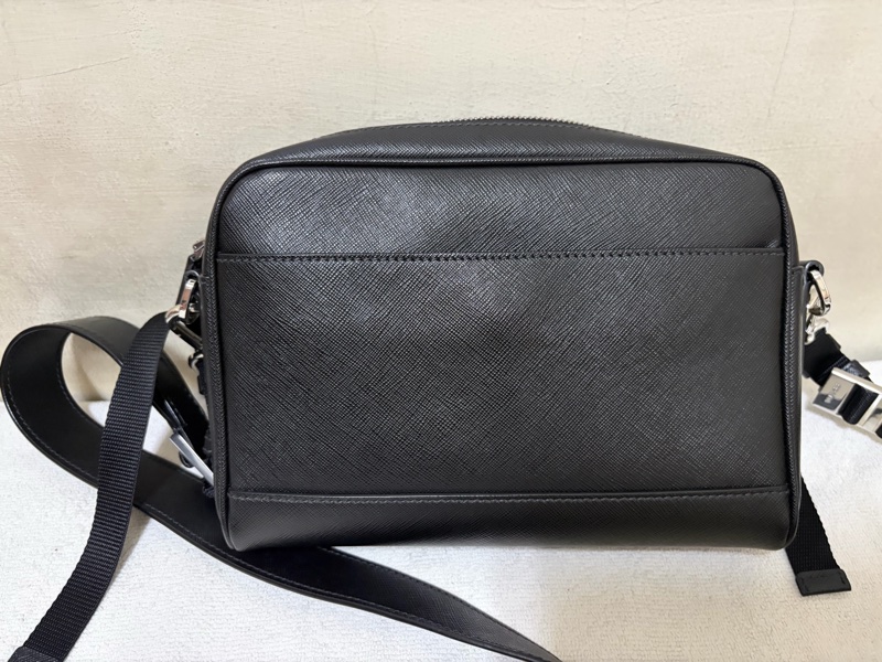 PRADA SAFFIANO TRAVEL 肩背包斜背包 2VH063皮革黑色 二手男款-1