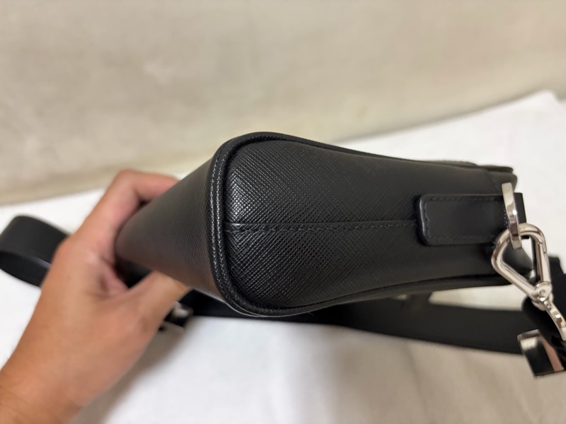 PRADA SAFFIANO TRAVEL 肩背包斜背包 2VH063皮革黑色 二手男款-3