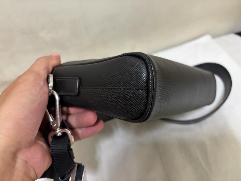 PRADA SAFFIANO TRAVEL 肩背包斜背包 2VH063皮革黑色 二手男款-13