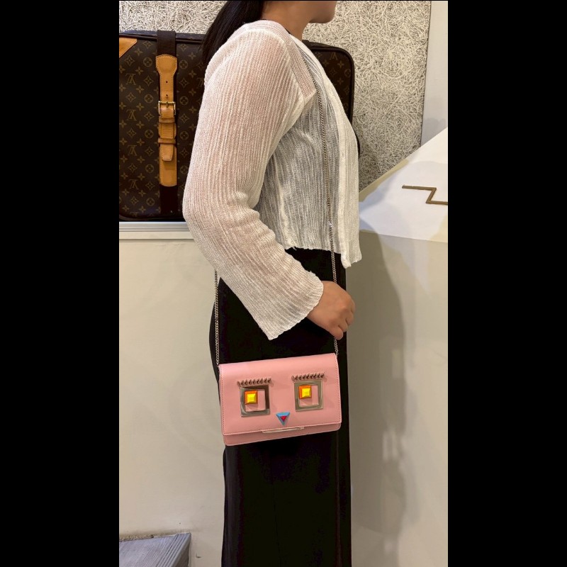Fendi 銀鍊粉皮小鳥眼睛鍊帶小包 WOC-4