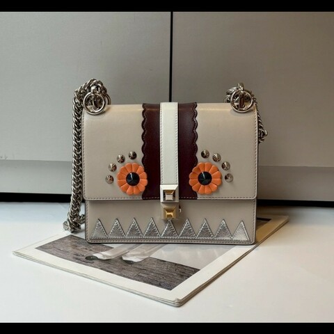 Fendi 銀鍊怪物系列 Kan I 口蓋兩用包