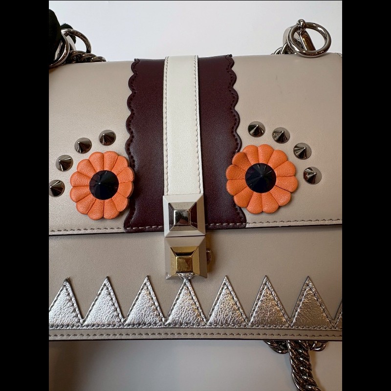 Fendi 銀鍊怪物系列 Kan I 口蓋兩用包-1