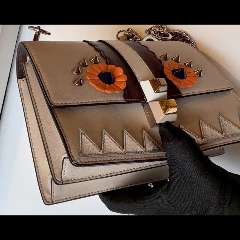 Fendi 銀鍊怪物系列 Kan I 口蓋兩用包-7