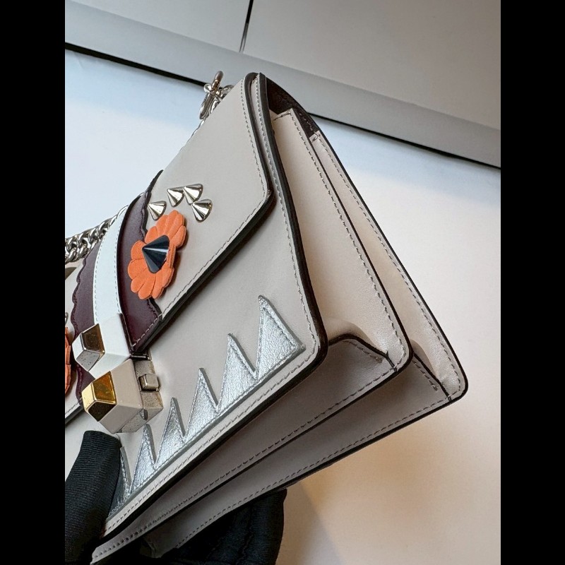 Fendi 銀鍊怪物系列 Kan I 口蓋兩用包-8