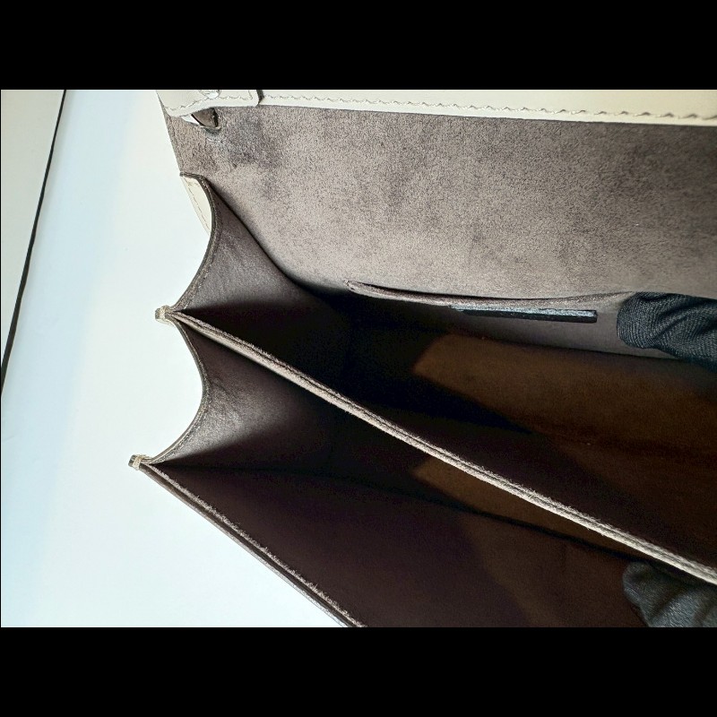 Fendi 銀鍊怪物系列 Kan I 口蓋兩用包-21