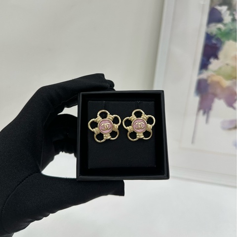 Chanel 香奈兒24B新款粉紅鏤空花瓣耳環