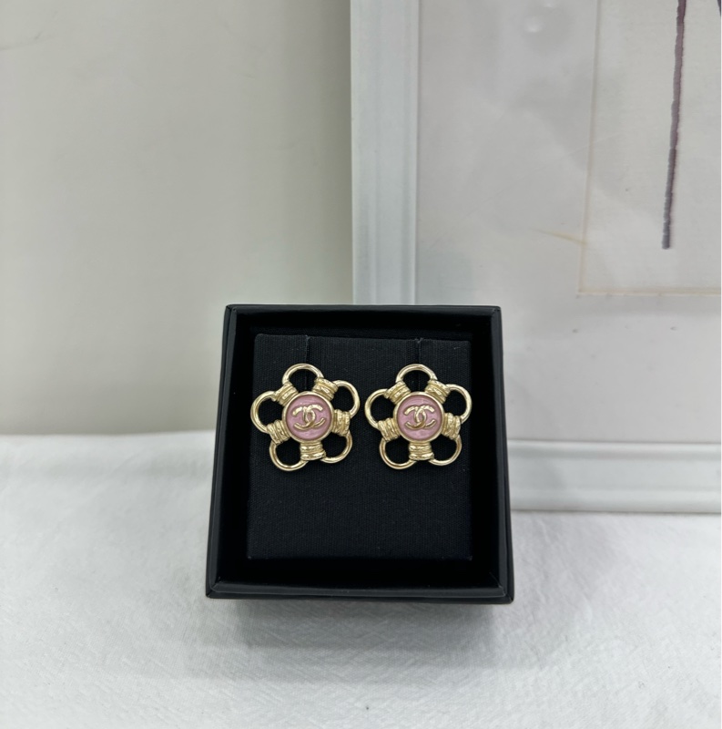 Chanel 香奈兒24B新款粉紅鏤空花瓣耳環-1