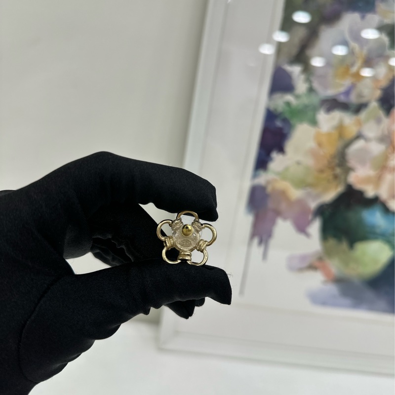 Chanel 香奈兒24B新款粉紅鏤空花瓣耳環-4