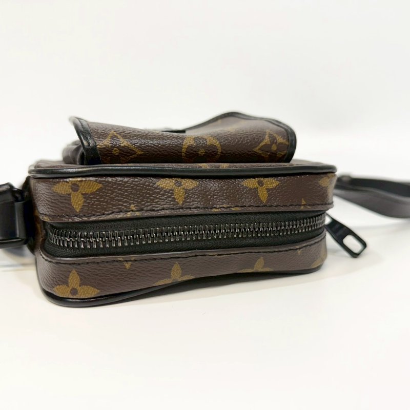 LV老花CHRISTOPHER拉鍊隨身側背包M69404-12