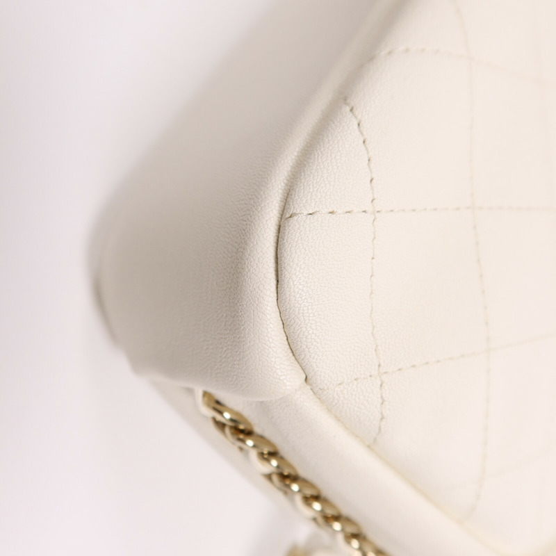 CHANEL 牛皮皮革Camera Shoulder Bag金扣鏈帶肩背袋-13