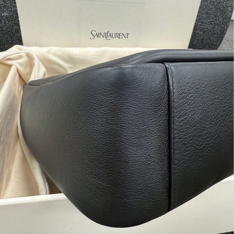 YSL  LE5 A 7小型粒面皮革柔軟手袋-3