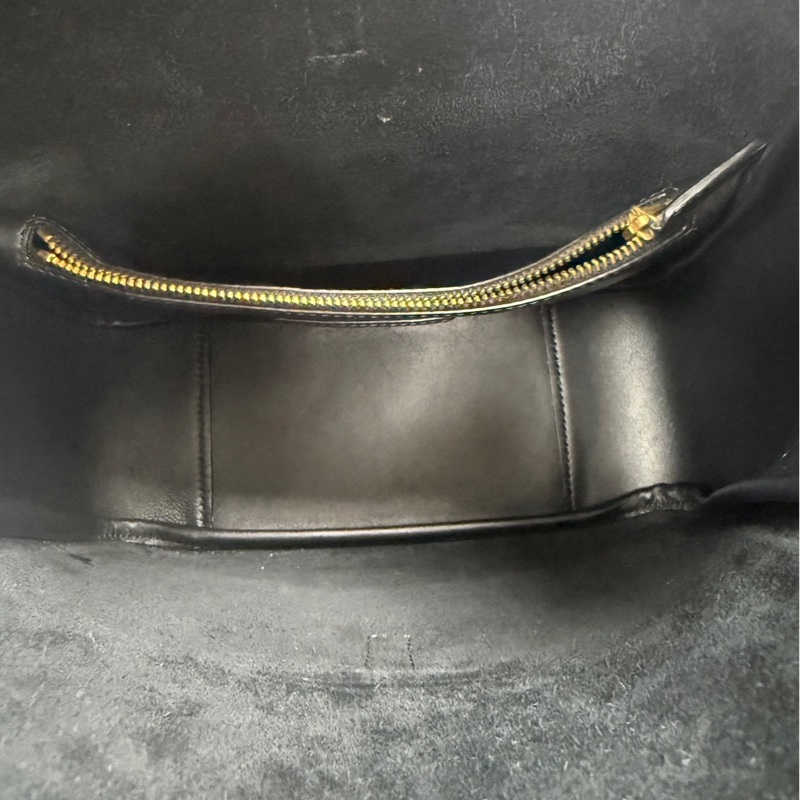 YSL  LE5 A 7小型粒面皮革柔軟手袋-11