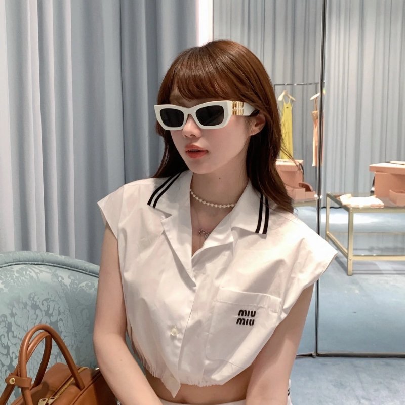 Miumiu mu09ws 經典白色墨鏡 全新全配-2