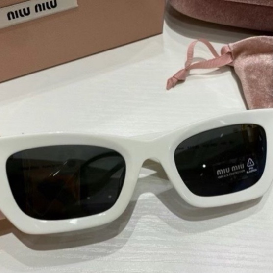 Miumiu mu09ws 經典白色墨鏡 全新全配-4