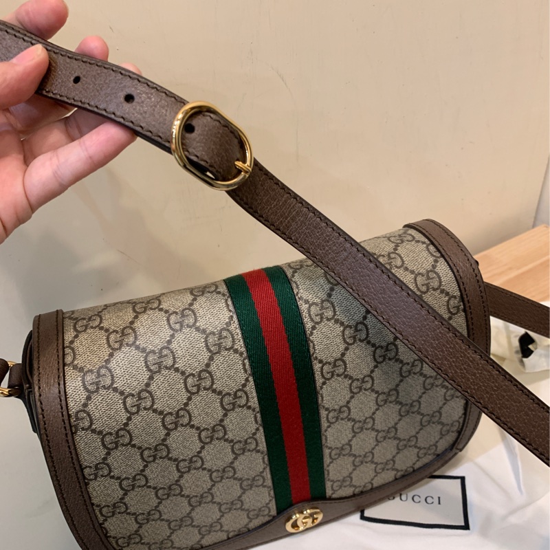 全新GUCCI  Ophidia雙G LOGO PVC 斜背馬鞍包-10