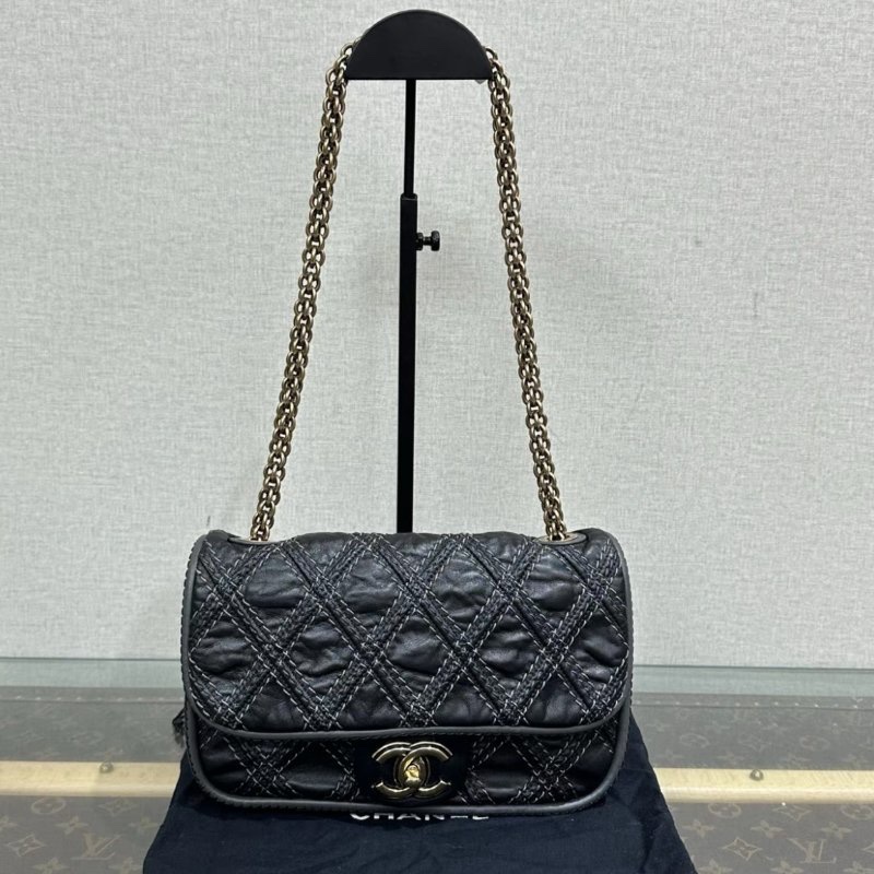CHANEL 黑金CF外縫線肩背斜背包 24*15*6 98新 配件塵袋-0