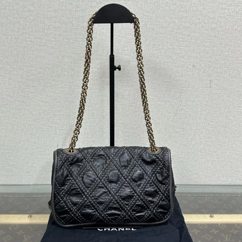 CHANEL 黑金CF外縫線肩背斜背包 24*15*6 98新 配件塵袋-5