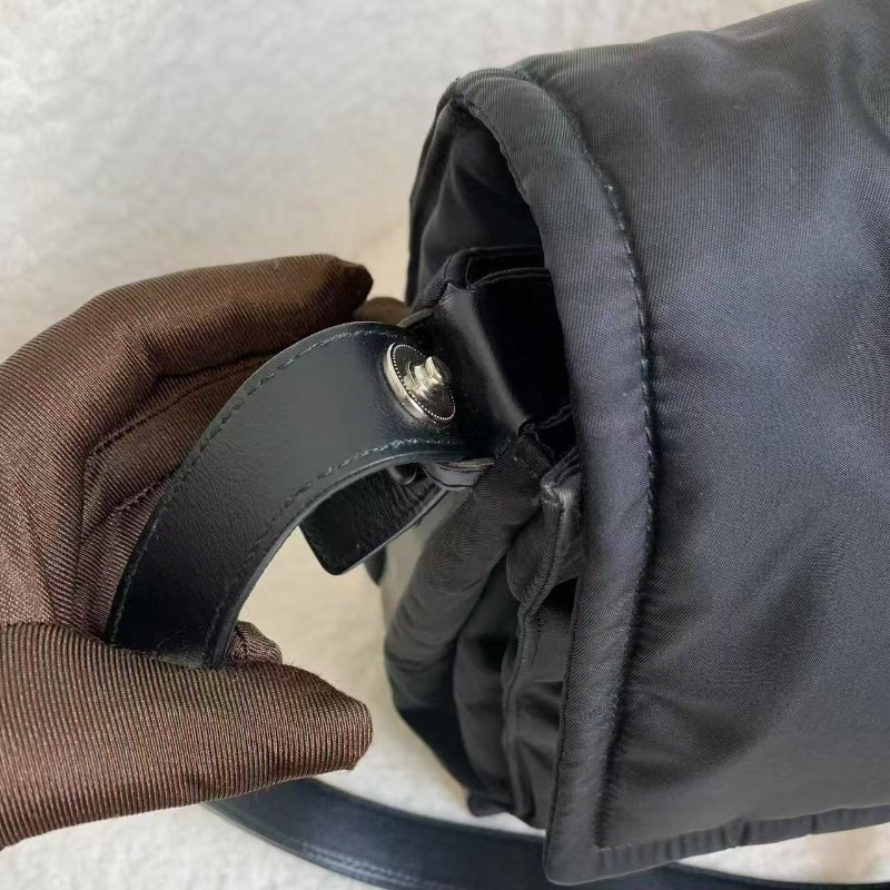 PRADA cini三角標大號郵差包 新款 尺寸36*28*14 99新配件塵袋-4