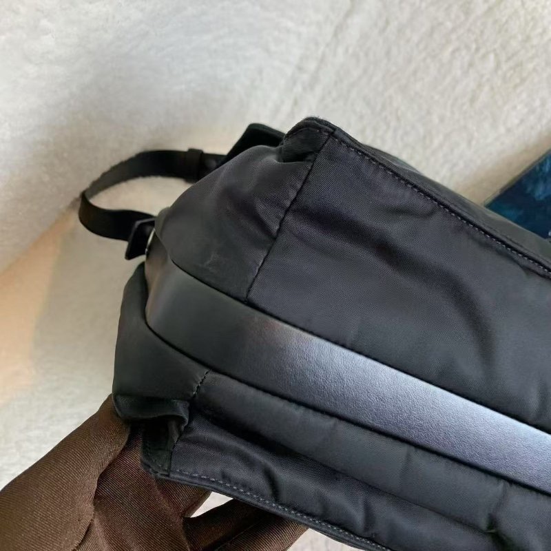 PRADA cini三角標大號郵差包 新款 尺寸36*28*14 99新配件塵袋-5